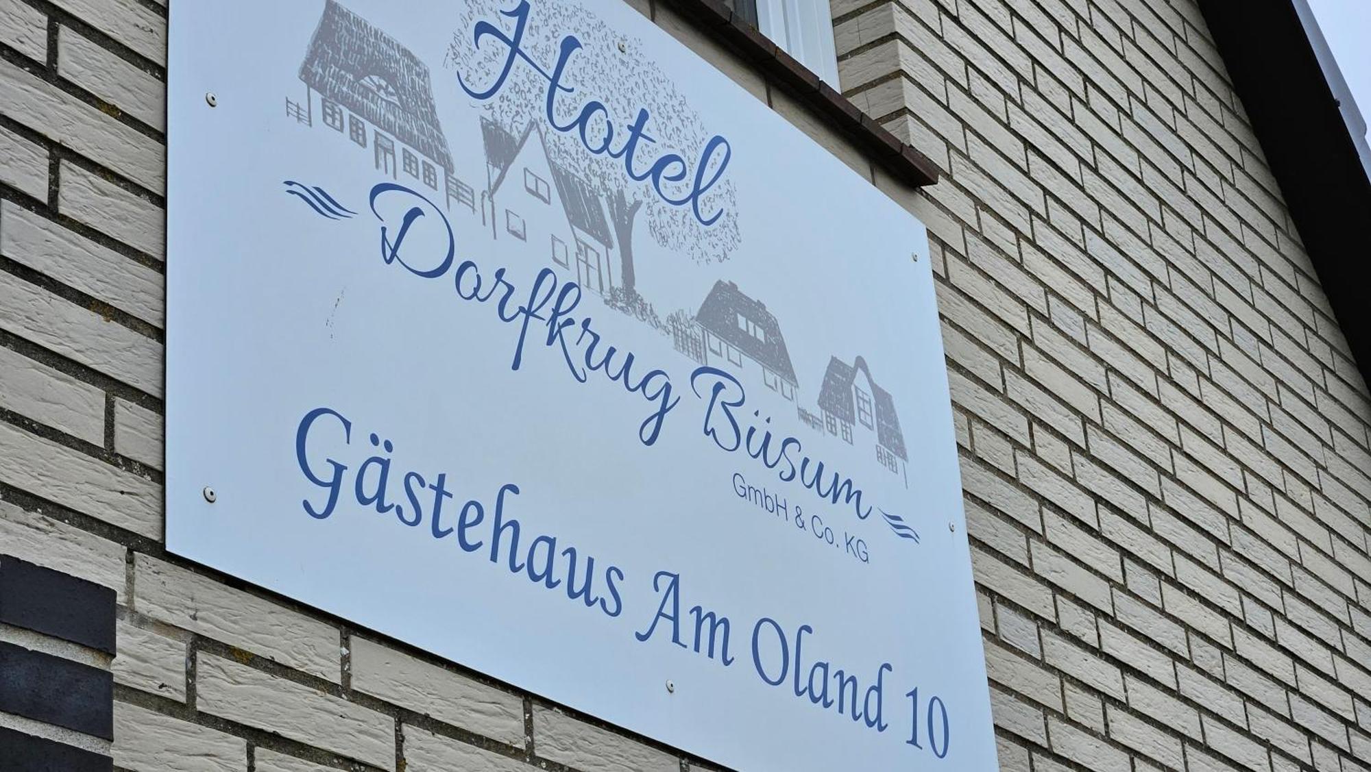 Hotel Dorfkrug Buesum - Guenstige Altbauzimmer Am Oland Εξωτερικό φωτογραφία