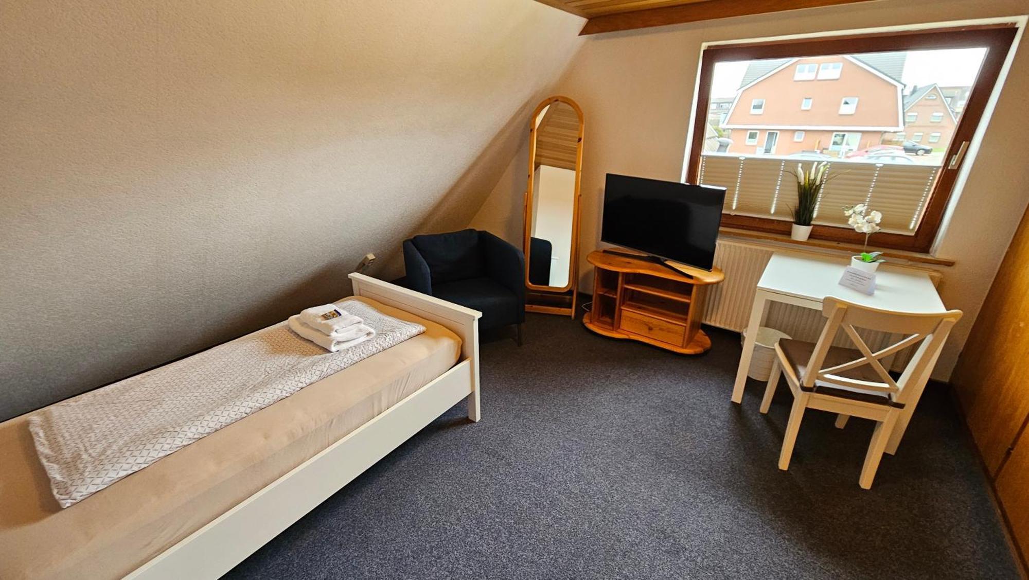 Hotel Dorfkrug Buesum - Guenstige Altbauzimmer Am Oland Δωμάτιο φωτογραφία